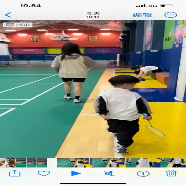 詹姆斯续约前景备受关注球迷热议